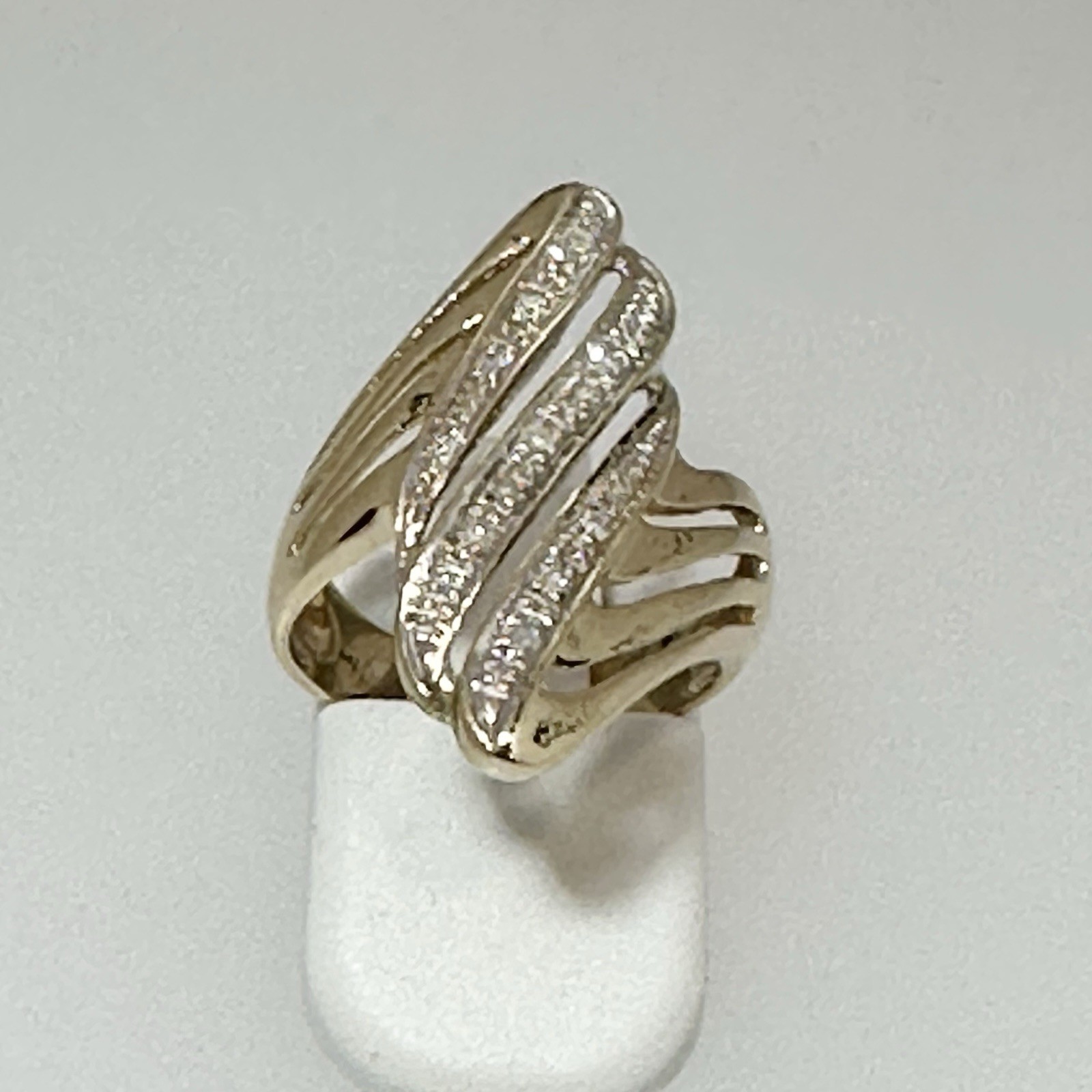9k Yellow and White Gold Diamond Dress Ring