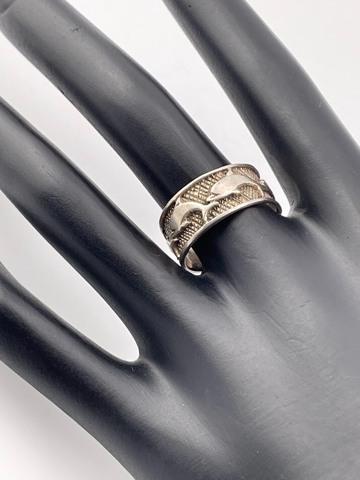 MARSALA 925 STERLING SILVER JUMPING DOLPHIN 8.7MM BAND RING SIZE 8.5 THUMB 2603