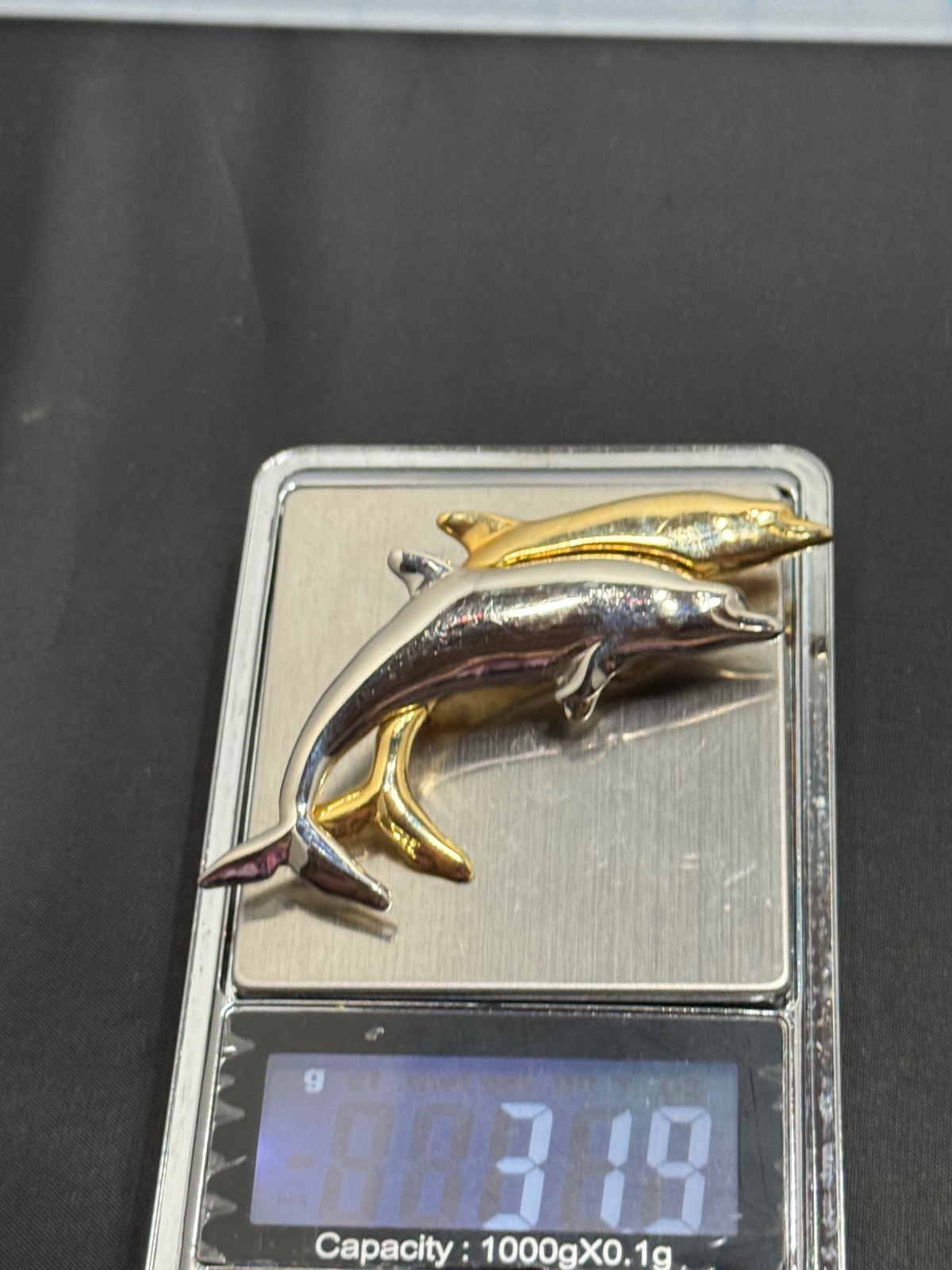 D-138 Vtg LIZ CLAIBORNE BROOCH PIN Silver & Gold Tone DOUBLE DOLPHINS JUMPING