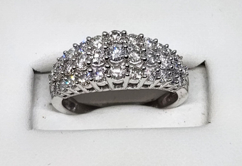 Beautiful 10K White Gold 1CTTW Diamond Pave Pyramid Ring