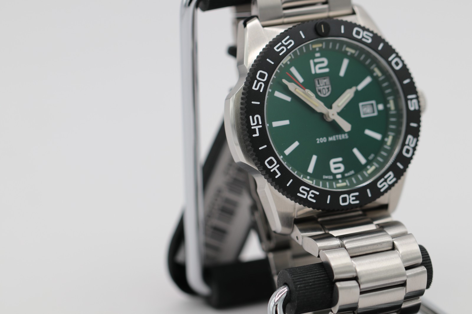 Swiss Luminox XS.3137 Pacific Diver Green Dial Tritium Stainless Mens 44mm Watch