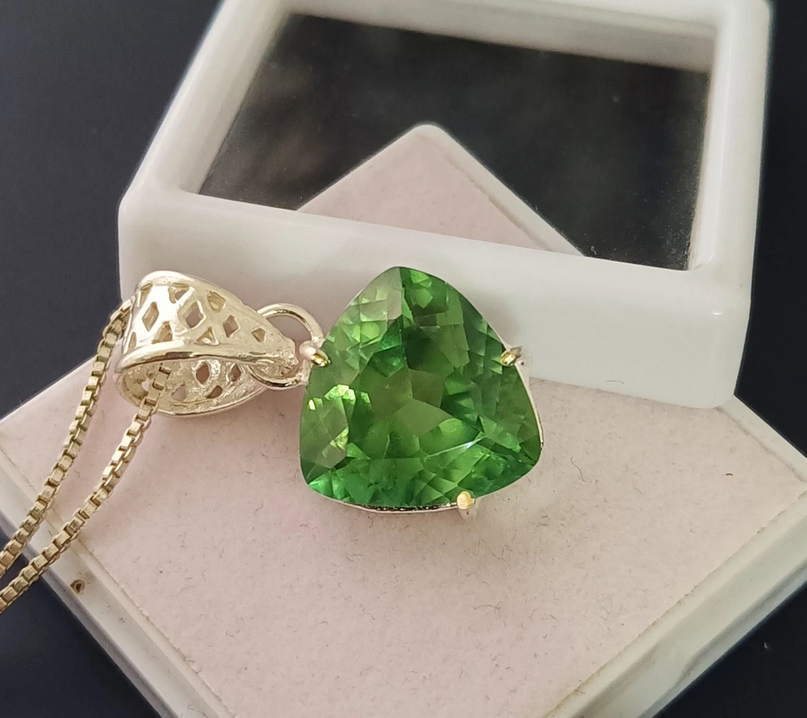 Natural 22 Ct Green Sapphire Trillion Cut 925 Solid Silver Pendant Gemstone