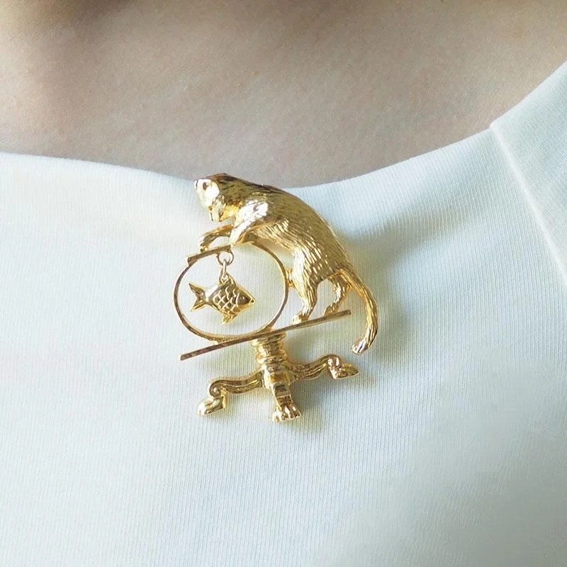 Antique Jewelry Cat Vintage Fishing Brooch Personality Vintage Brand Gold Plated
