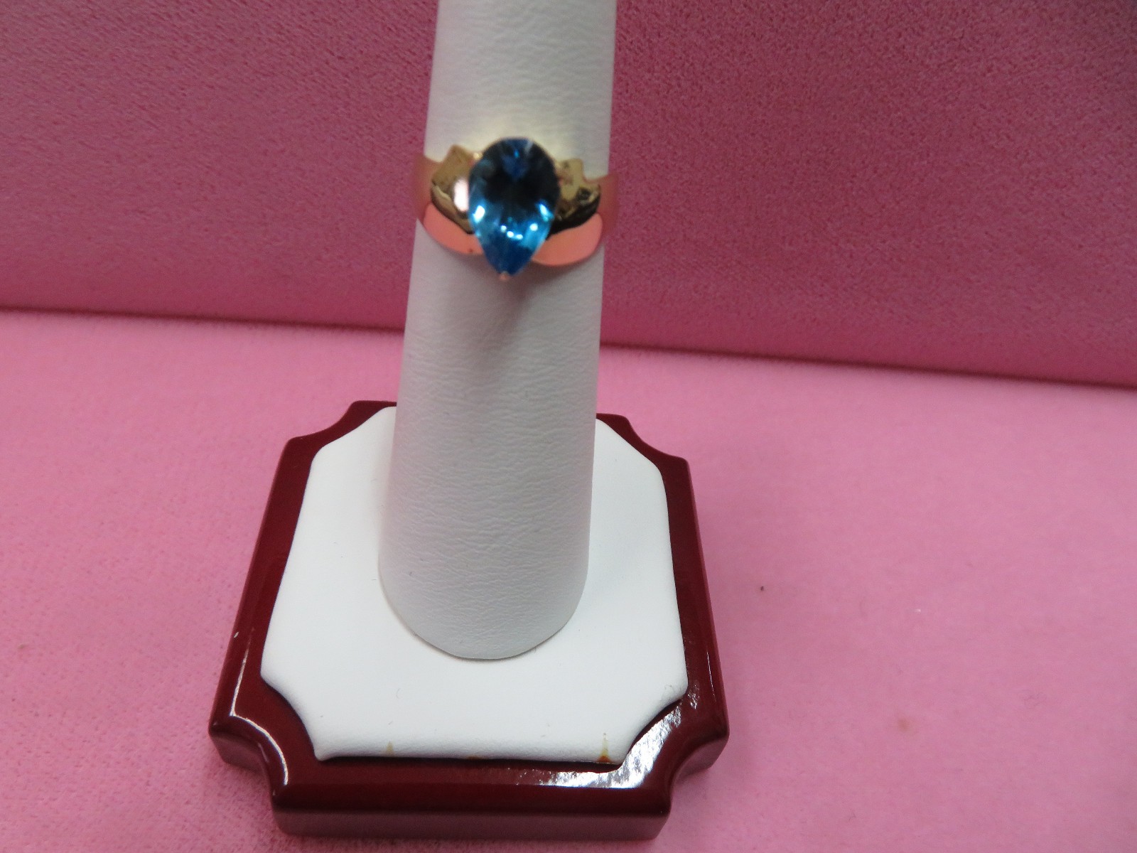 14K Solid Y. Gold Blue Topaz Ring Size 6.25 – 3.94 Grams