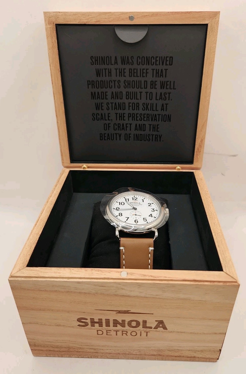 Shinola Detroit The Runwell Cream Dial Leather Strap Argonite 1069 Watch
