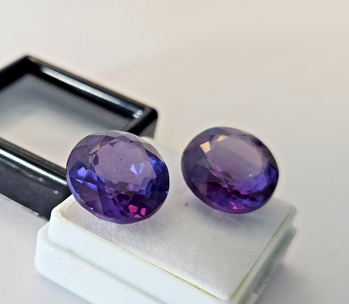 Round Cut Alexandrite 28-30 Ct Colour Change Pair Gemstone For Earring Making