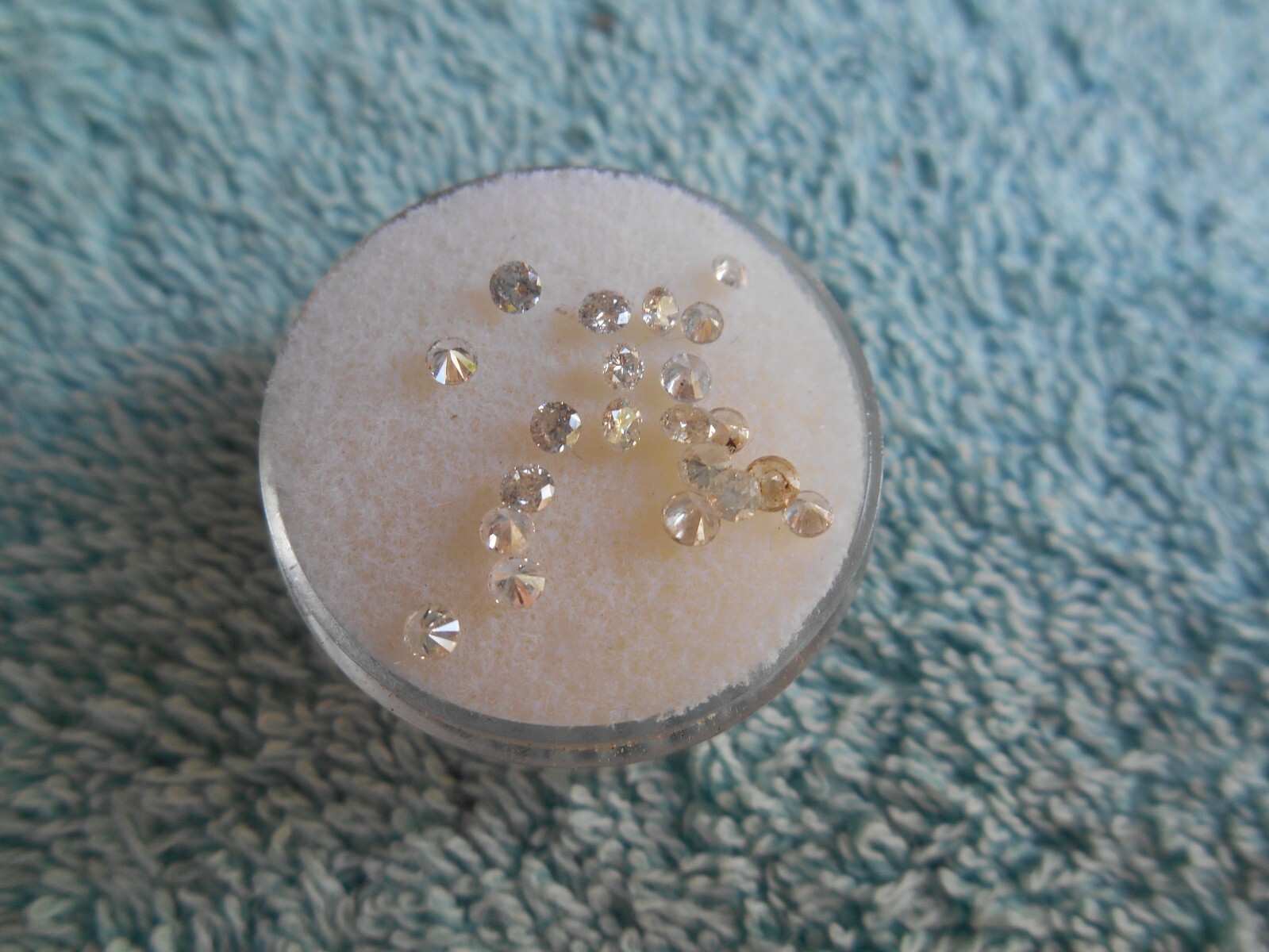 ONE LOOSE 5 to 7/100ths CARAT 5 to 7 POINT 2 to 2.5mm. ROUND GENUINE DIAMOND.