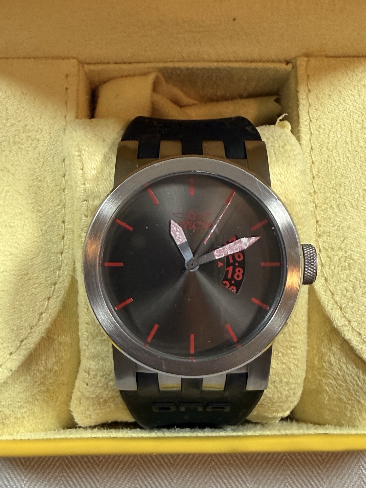 Invicta Urban DNA Gray Dial Stainless Steel watch black rubber band watch 10402