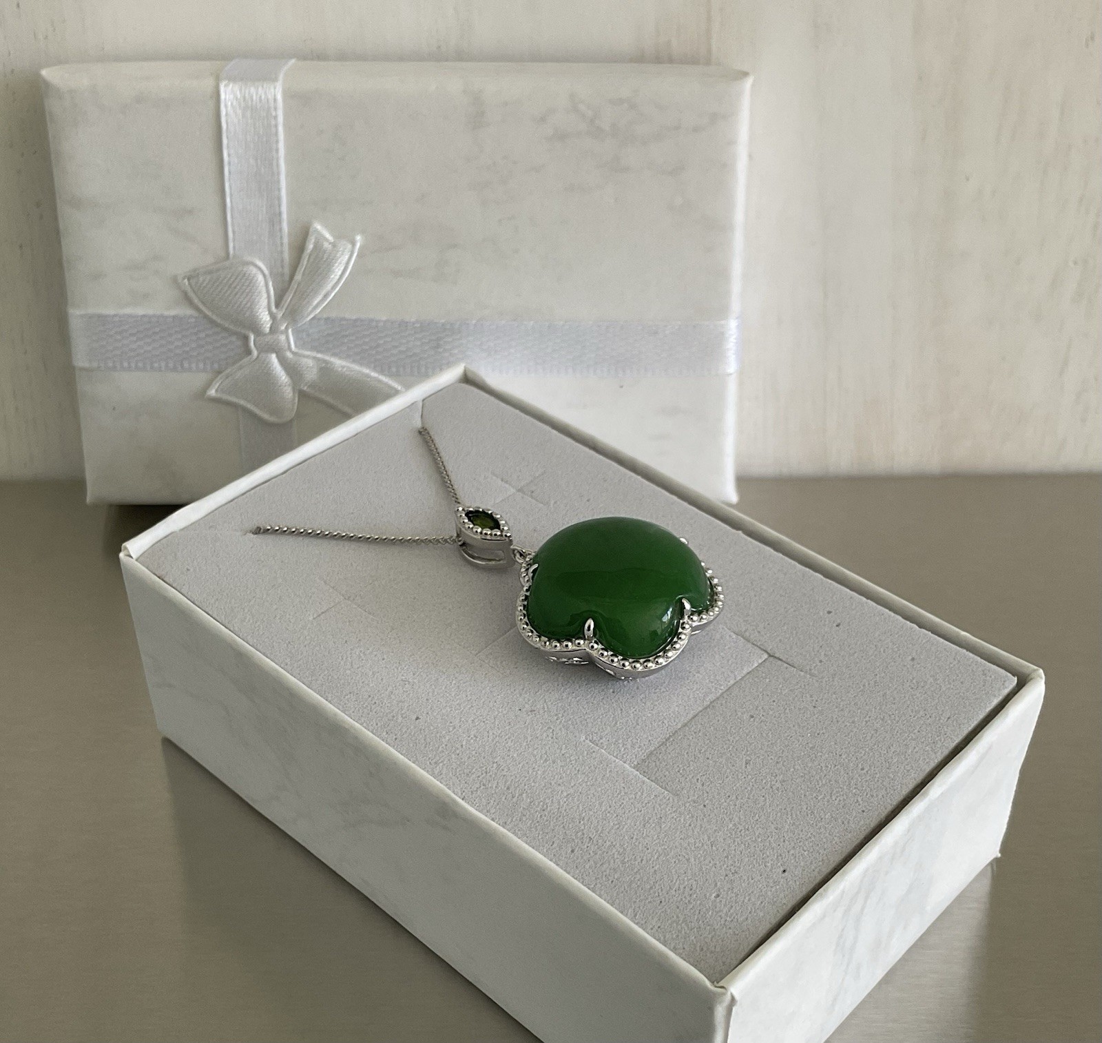 Green Jade Chrome Diopside Floral Pendant Necklace 925 Sterling Silver 18″ Chain