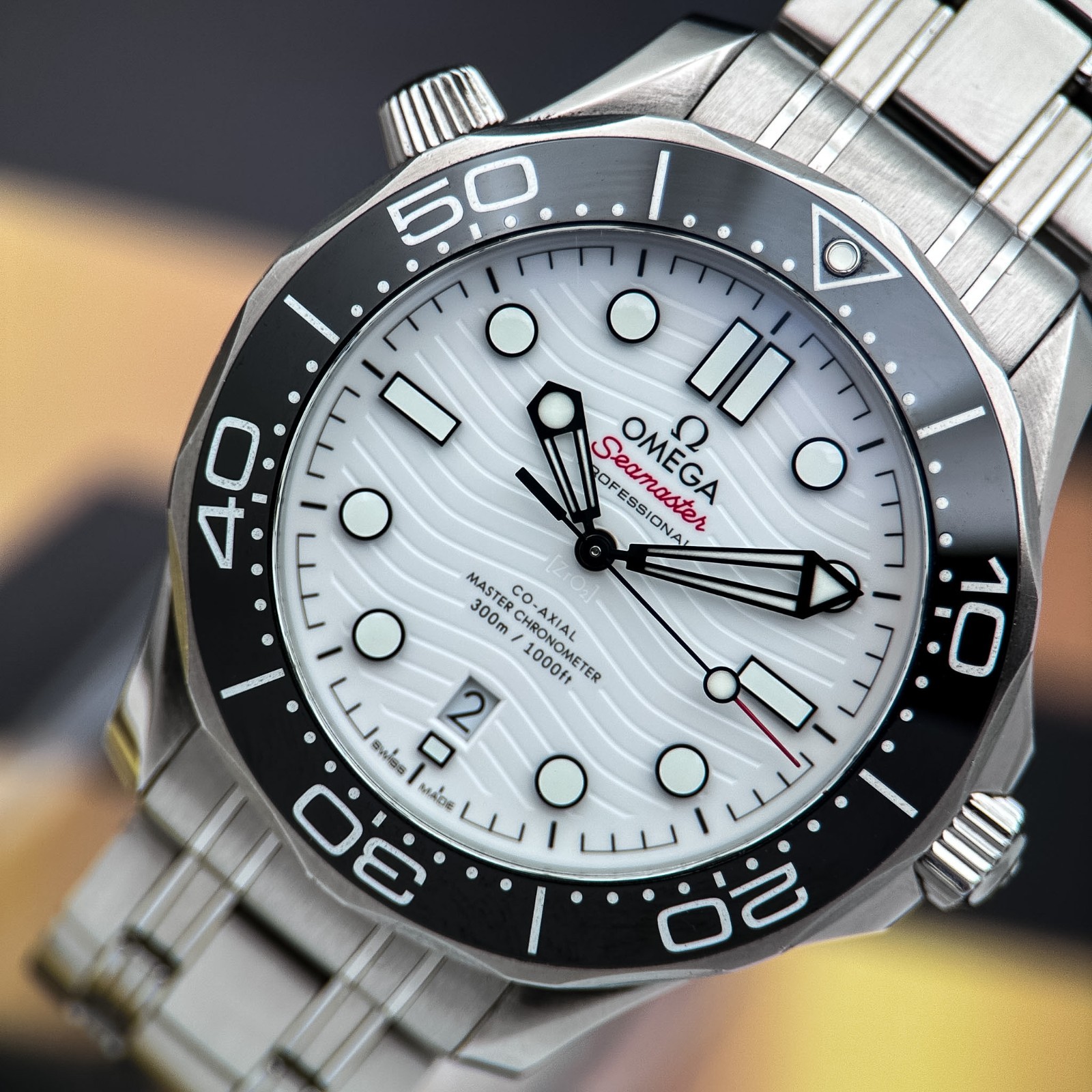Omega Seamaster 300M 210.30.42.20.04.00 | 42mm | White Ceramic Dial | Full Set