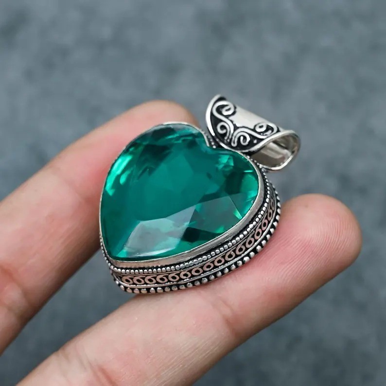 Green Apatite Gemstone Heart Pendant 925 Sterling Silver Handmade Jewelry