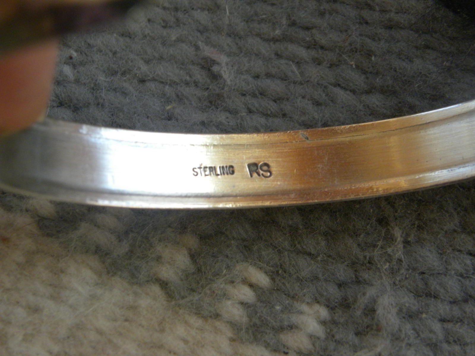 STERLING SILVER CARINATED CUFF BRACELET FOR LARGER WRIST ROGER SKEET 7-1/2″