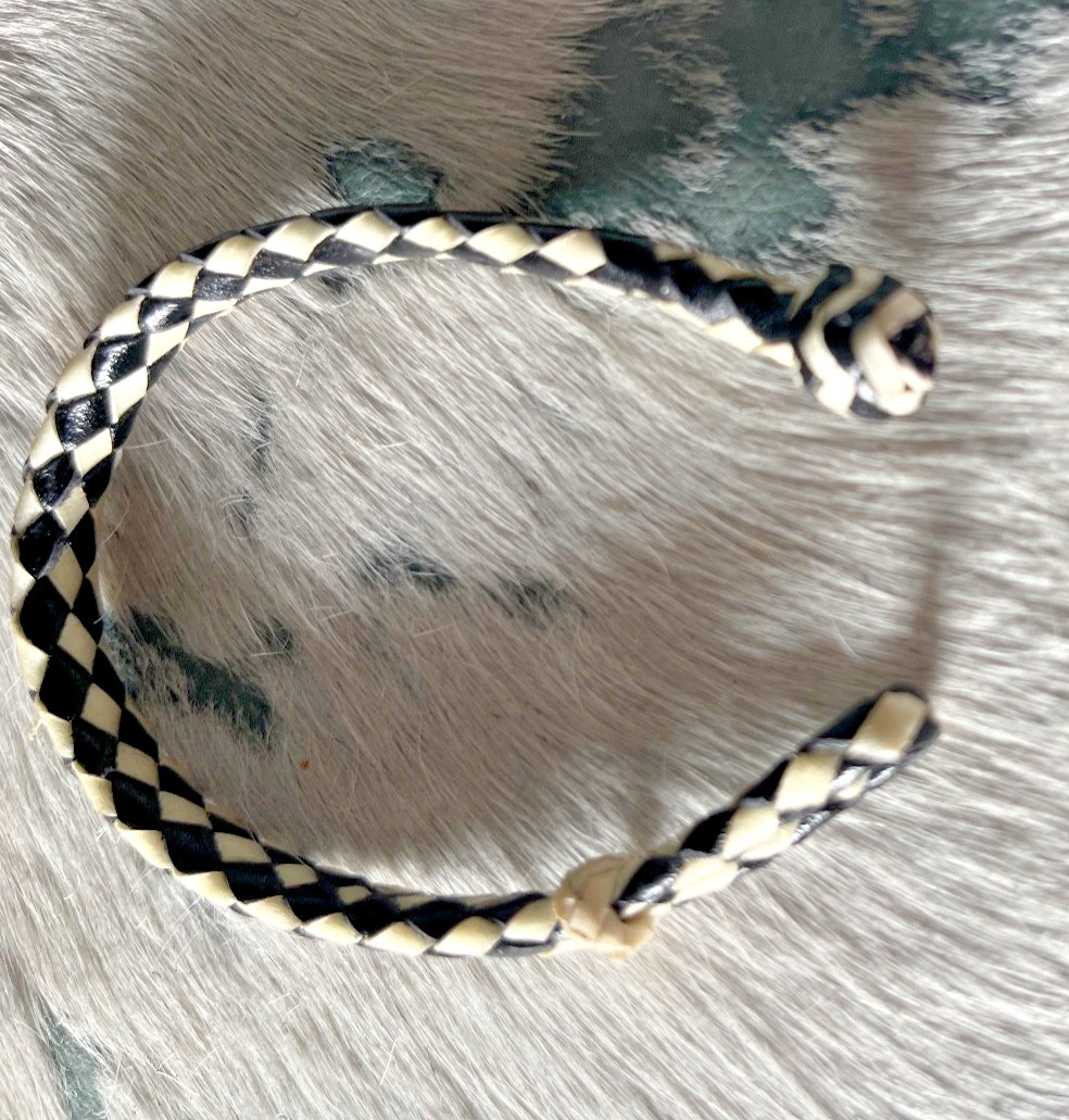 Western Mens Bracelet 7 7/8 x 3/8 in Flat Braid Leather Knot Cowgirl Blk White