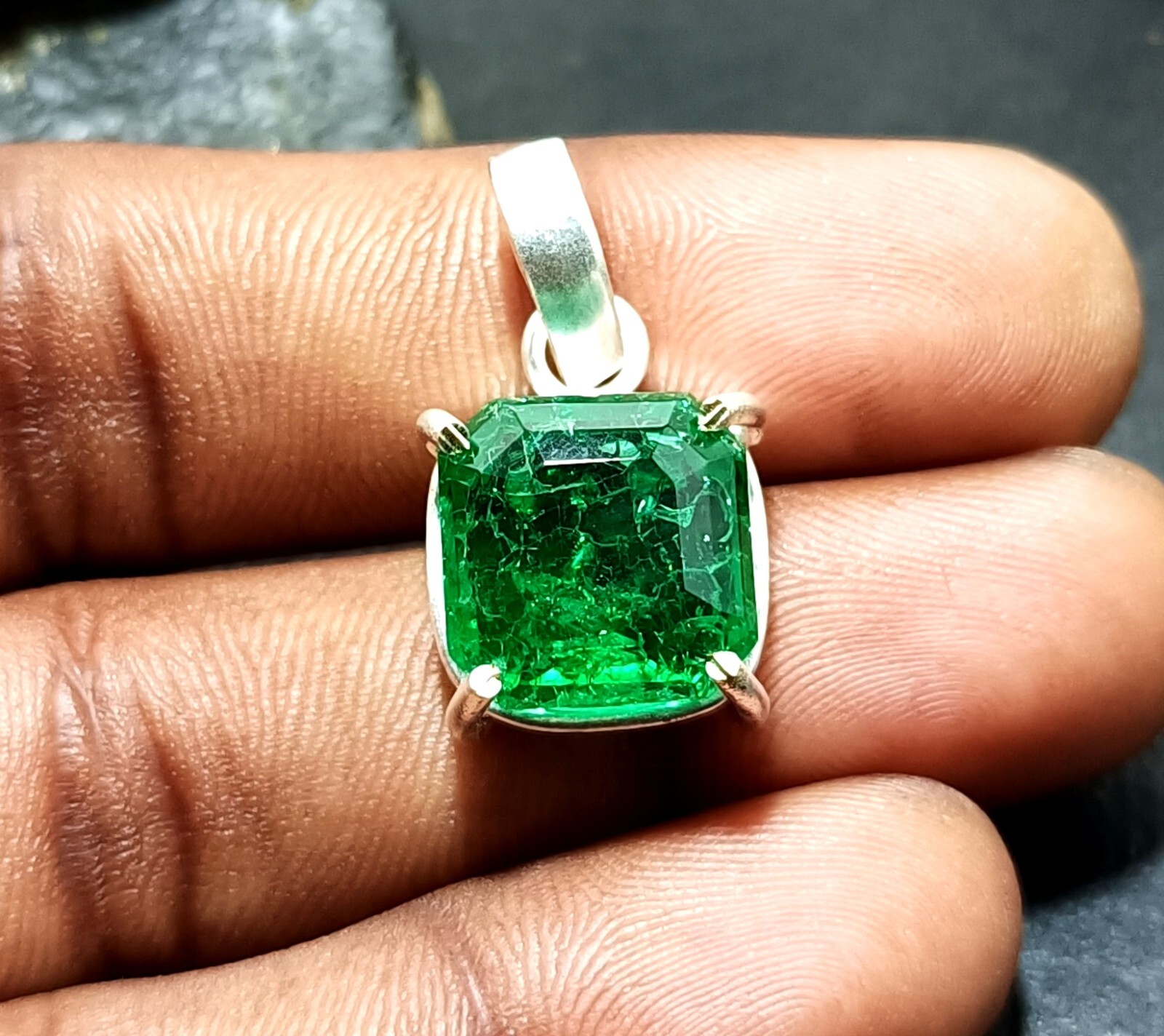 Certified 25.0 Ct Natural Emerald 925 Solid Silver Asscher Cut Pendant Gemstone