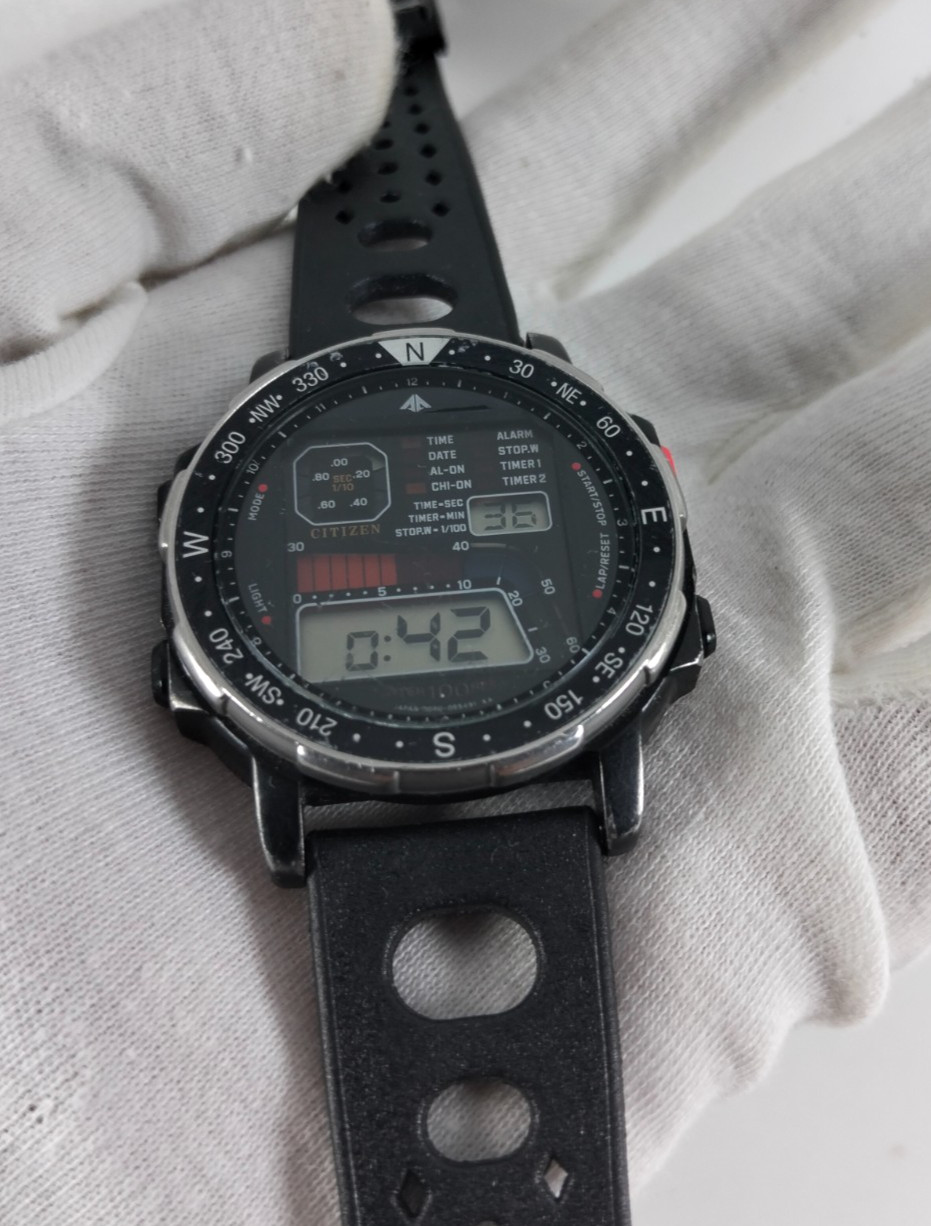 Citizen Mens Watch Windsurfer D060 Digital Compass Alarm Chronograph 100m 1980s