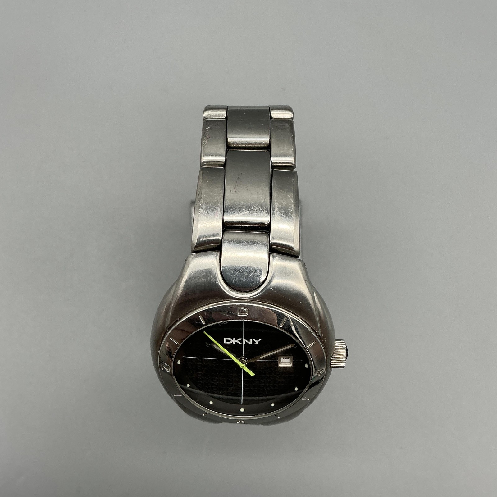 DKNY NY5001 Womens Watch 32mm Black Dial Stainless Bracelet Date New Battery 7″