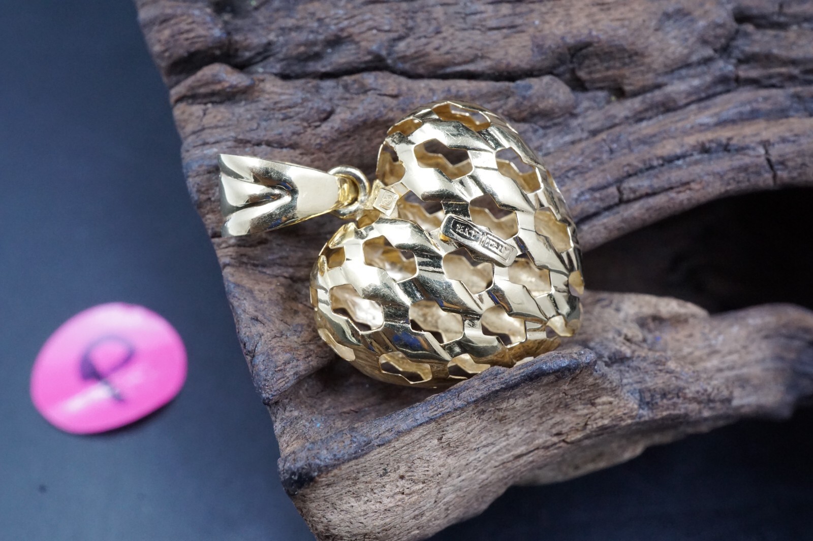 SIGNED 18K Yellow Gold HEART FILIGREE PUFFED Vintage Pendant 2.71g 1.2” L