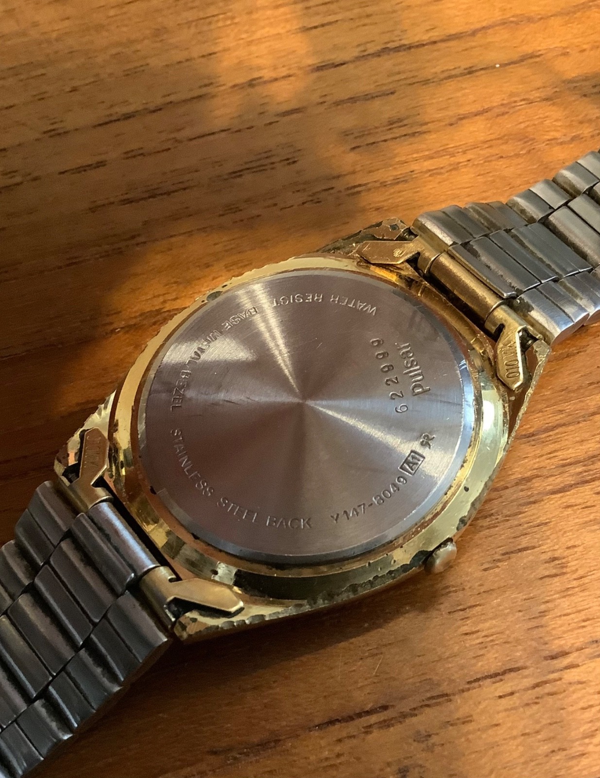 Vintage Pulsar Model Y147 8049 Calendar Date Men’s Gold Tone Watch New Battery