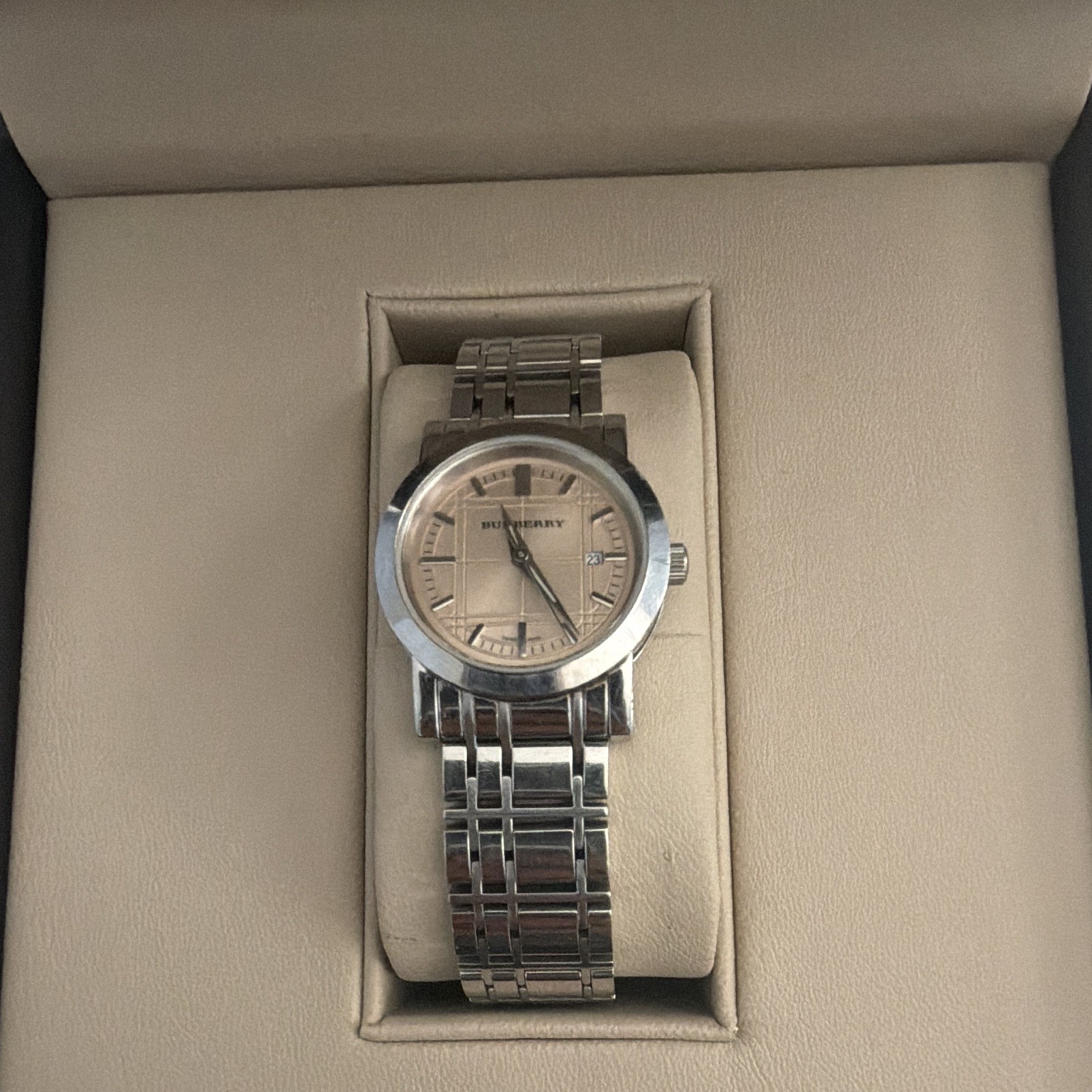 Burberry Analog Dress Watch Beige Dial Date Silver Stainless Steel Bracelet