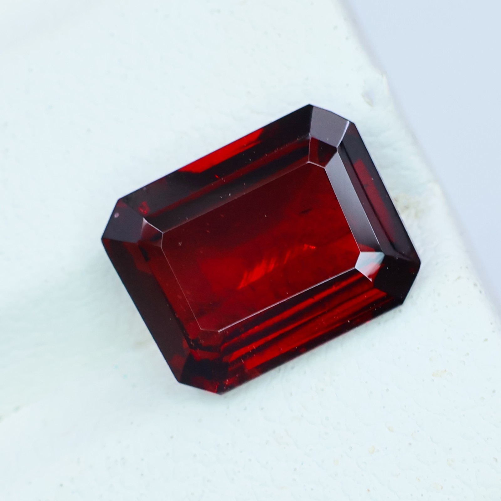 100% Natural Garnet Octagon Cut Loose Gemstone, Weight: 5.40 Carats