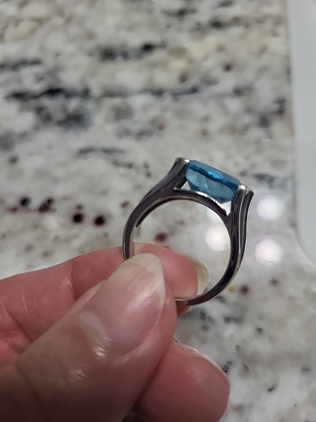 10k real White Gold Solitaire Swiss blue Topaz Ring Sz 7 unique tension mount