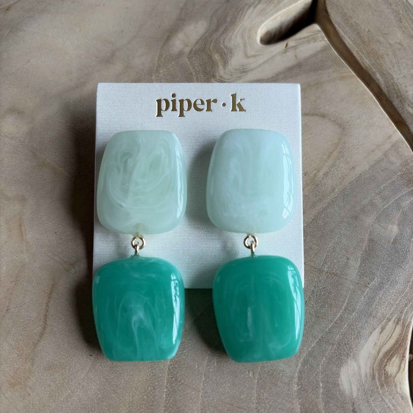 Piper K Green Resin Stone Like Dangle Drop Earrings 2 1/2 Inches