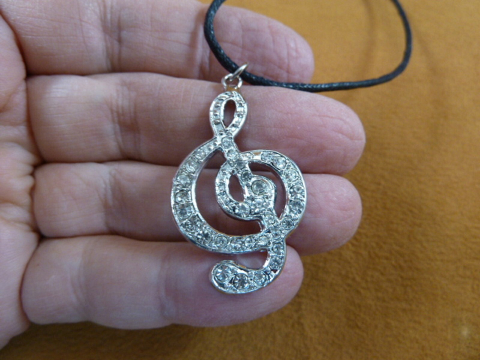 (M-331-G) G TREBLE CLEF MUSIC NOTE silver Pendant white crystal NECKLACE Jewelry