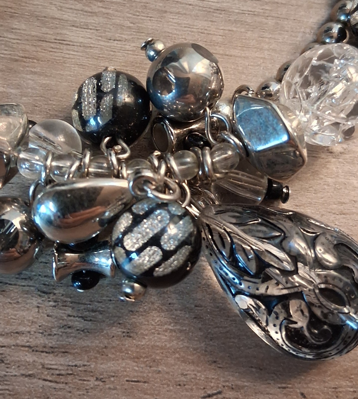 Silver Tone Ball/Bead Chain Necklace memory stretch Crystal Teardrop Charms