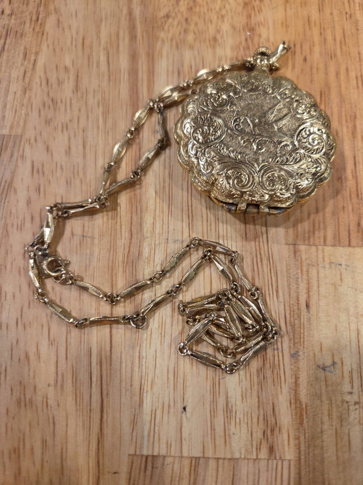 Vintage Signed Monet Gold Tone Powder Compact Pendant Necklace