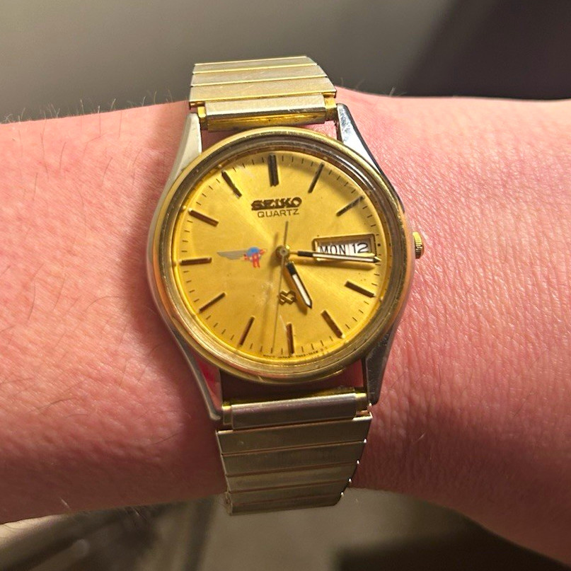 Vintage Seiko Quartz Men’s Gold Tone Analog Day/Date Gold Dial 35 mm