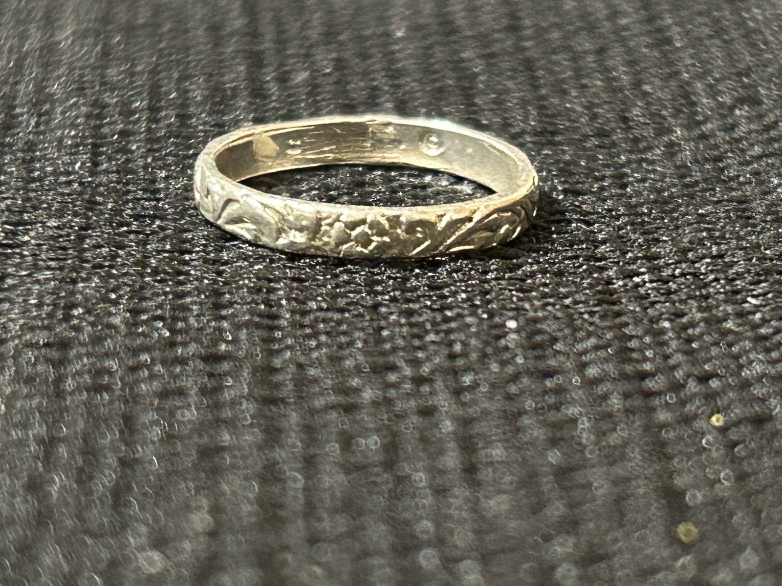 Vintage 925 Sterling Silver Engraved Floral Design Band Ring 2mm Size 3.25