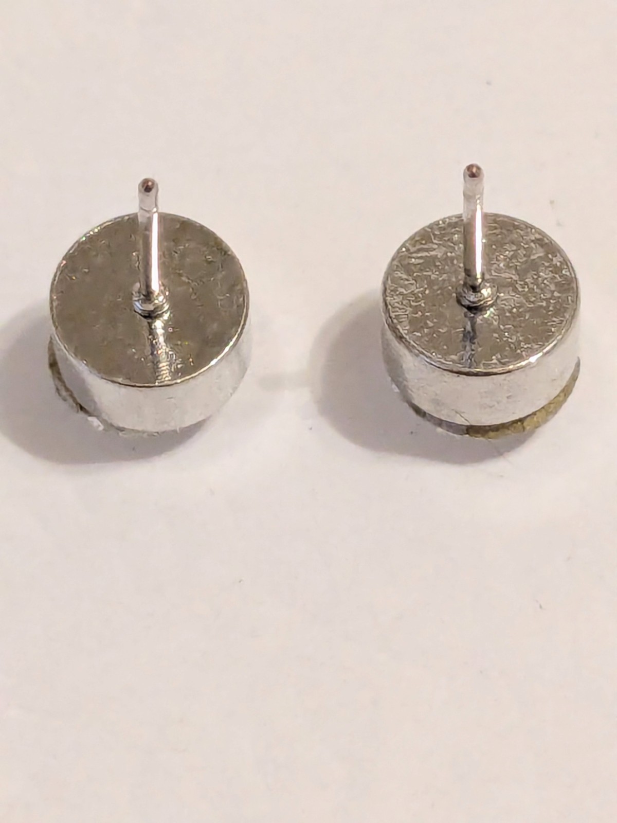 Silver Tone Faceted Glass Round Stud Earrings. Minimalist. Modern. 1/4″.