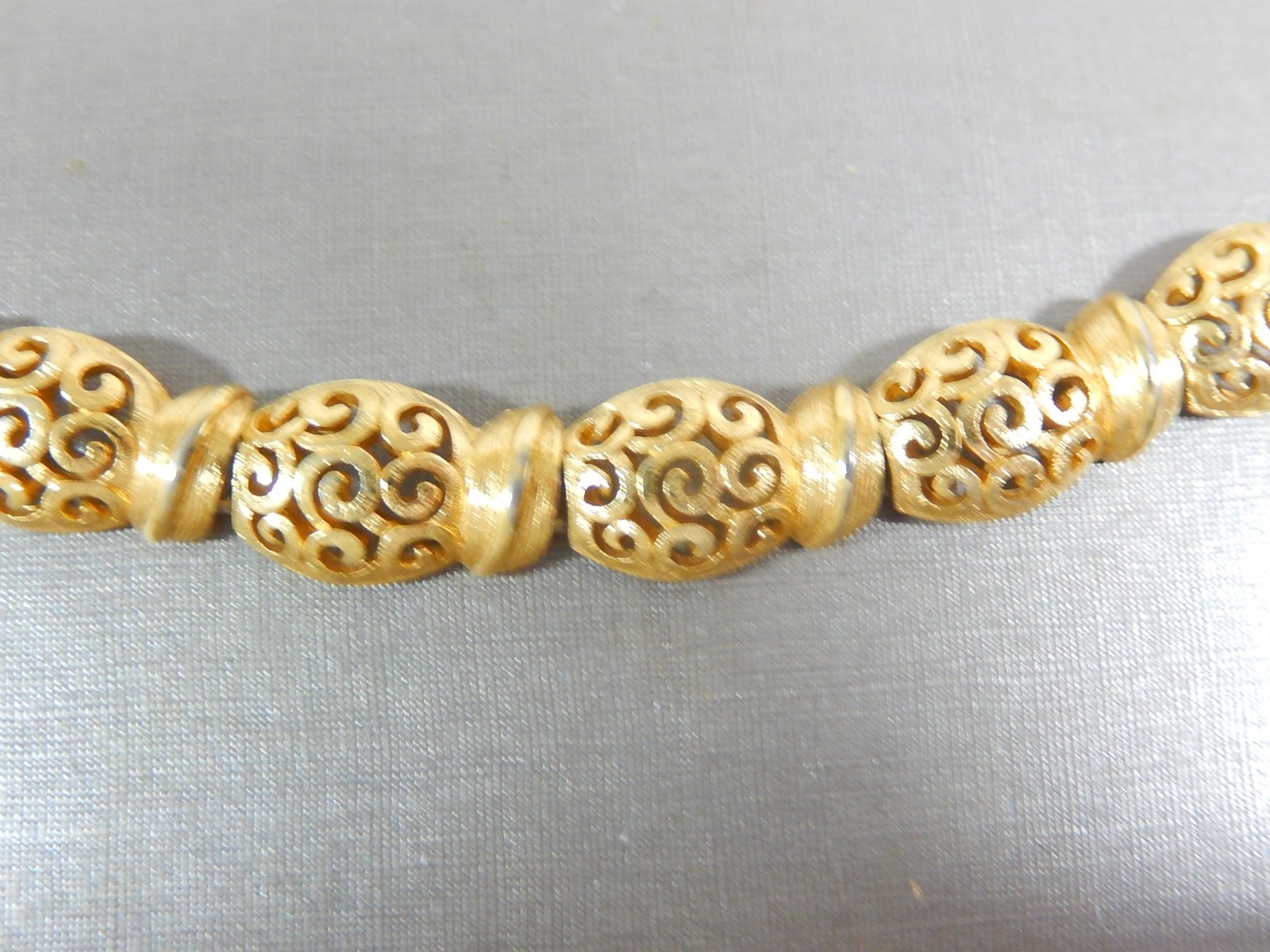 VTG MONET ETRUSCAN REVIVAL TEXTURED GOLD TONE OPEN WORK 7.25″ BRACELET