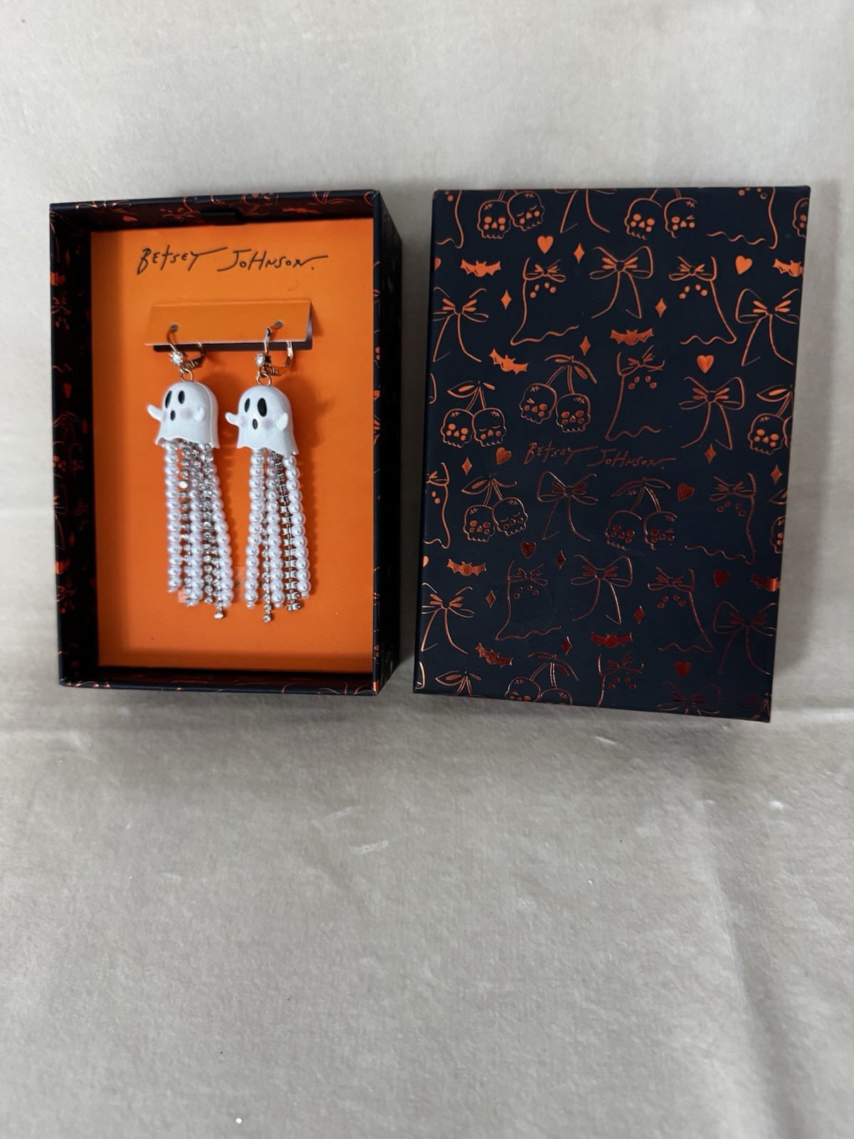 Betsy Johnson NIB Halloween Ghost Dangle Crystal Glow in the Dark Earrings