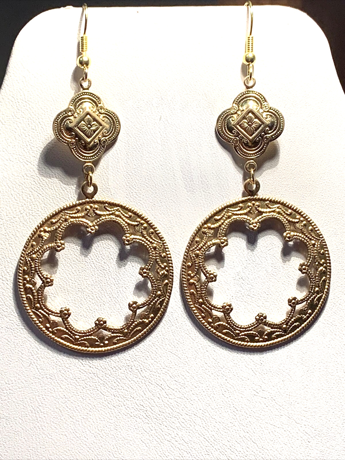NEW ITEM*HANDCRAFTED VTG EGYPTIAN/ MOROCCAN OPEN MEDALLION EARRINGS.gold/style B