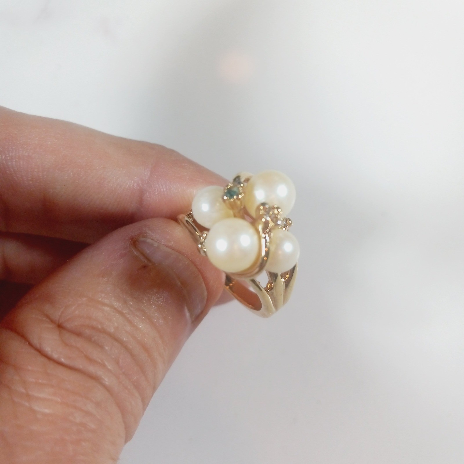 PD Gold Tone Faux Pearl Cluster Ring Size 7 Blue Clear Accent Stones Costume