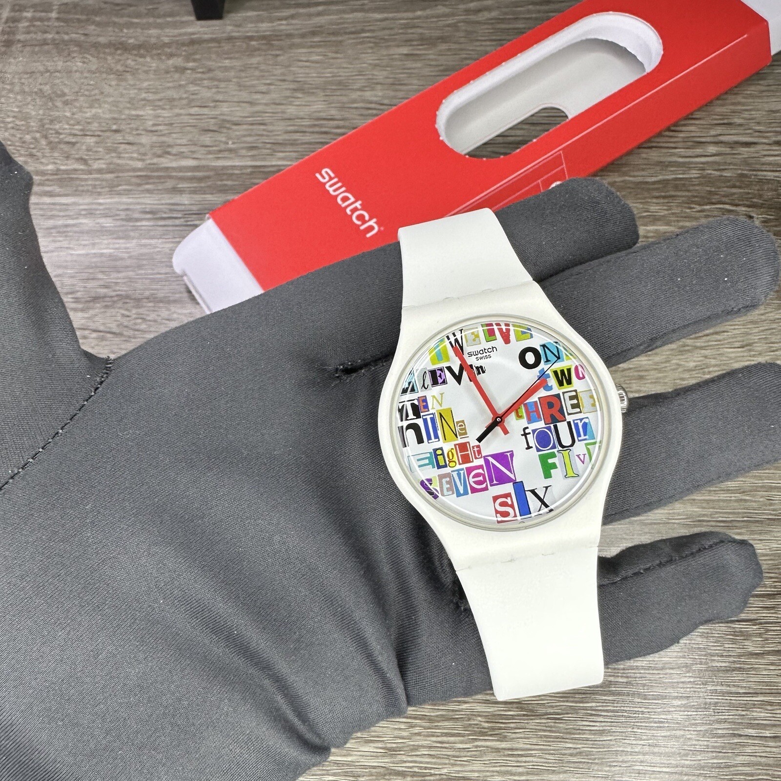 NEW✅LIMITED EDITION✅ Swatch MULTI COLLAGE White Fun 41mm Watch SUOW132