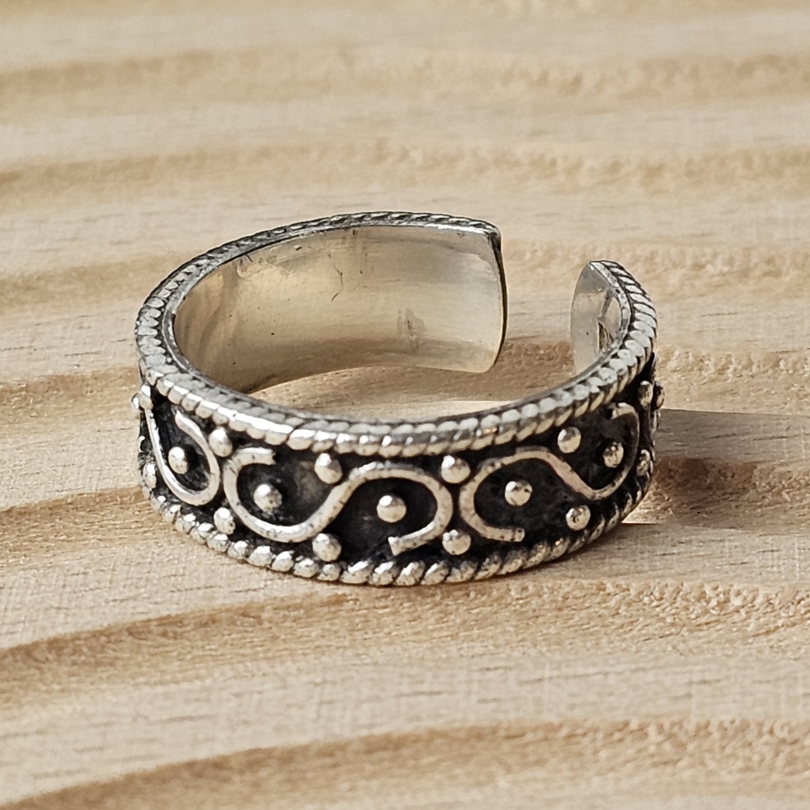 925 Sterling Silver Celestial Design Oxidized Finish Ring Size 4 & 8.25 – 9.6g