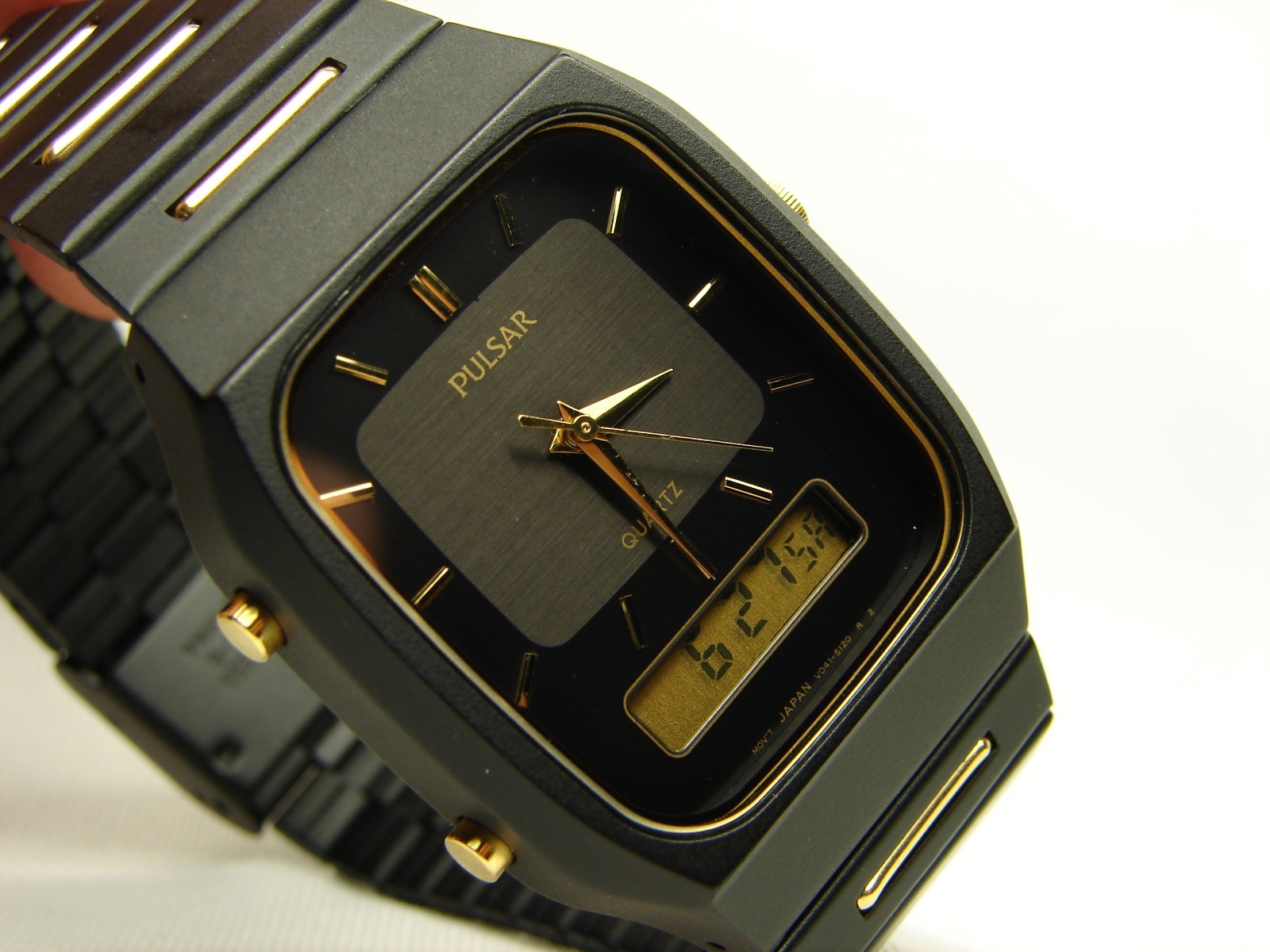 NOS Vintage PULSAR Quartz Analog & Digital Watch