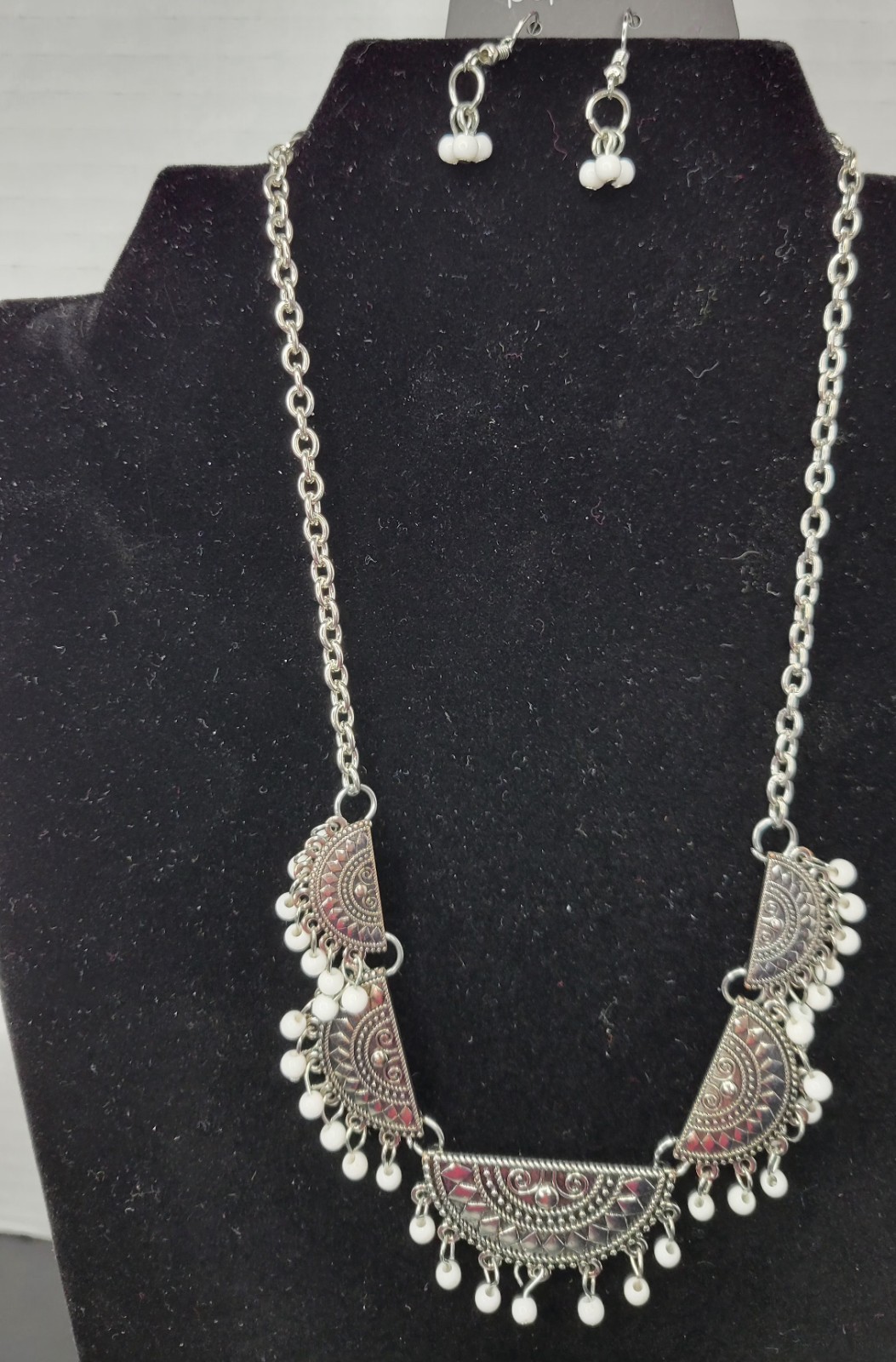 4 Jewelry Pieces Bracelet 2 Earring Sets Necklace Silvertone NIP Paparazzi