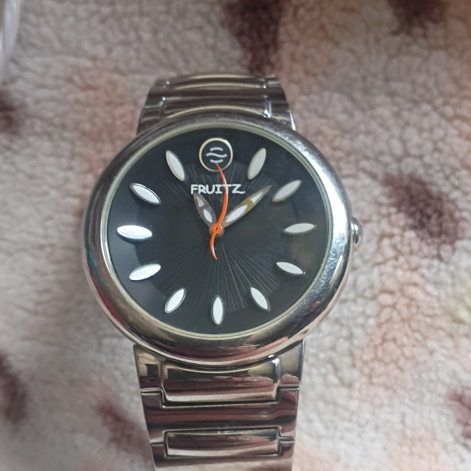 Fruitz Black Dial Analog Quartz Wristwatch Silver Tone Metal Bracelet Case