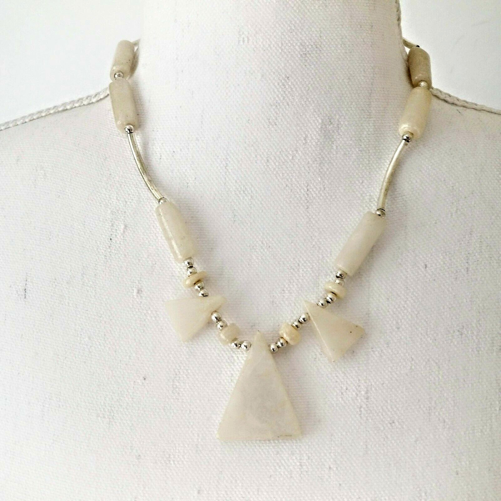 Necklaces handmade Peruvian white stone.