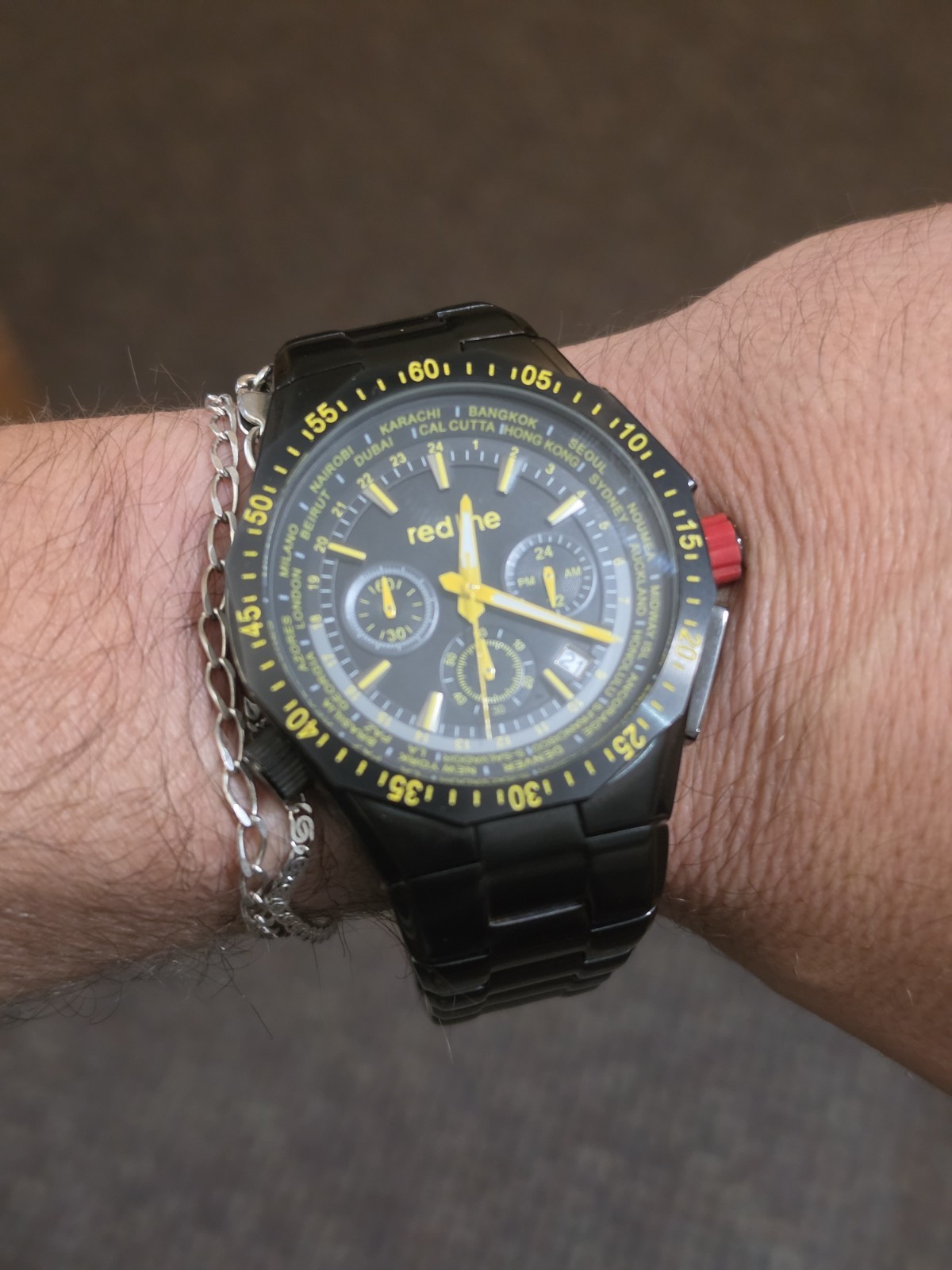 Red Line Men’s Chronograph Black Dial Yellow Accents Nice Watch! New Battery