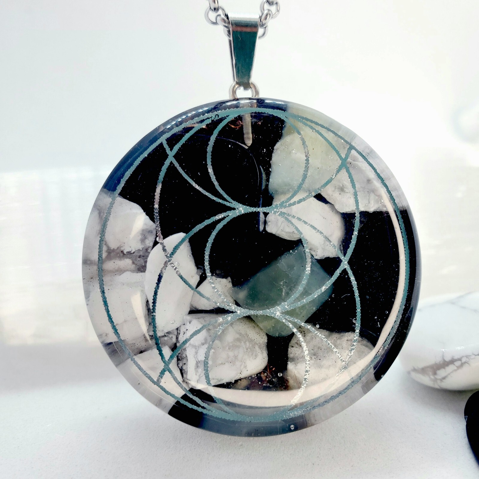 VESICA PISCIS TRINITY Custom Orgone Generator. Choose over +50 crystals. EMF