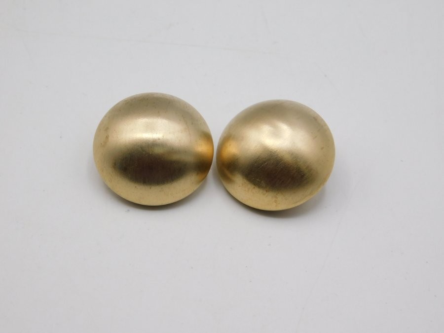 B292-VINTAGE CLIP EARRINGS~BUTTON STYLE~GOLD TONE~3/4″ WIDE