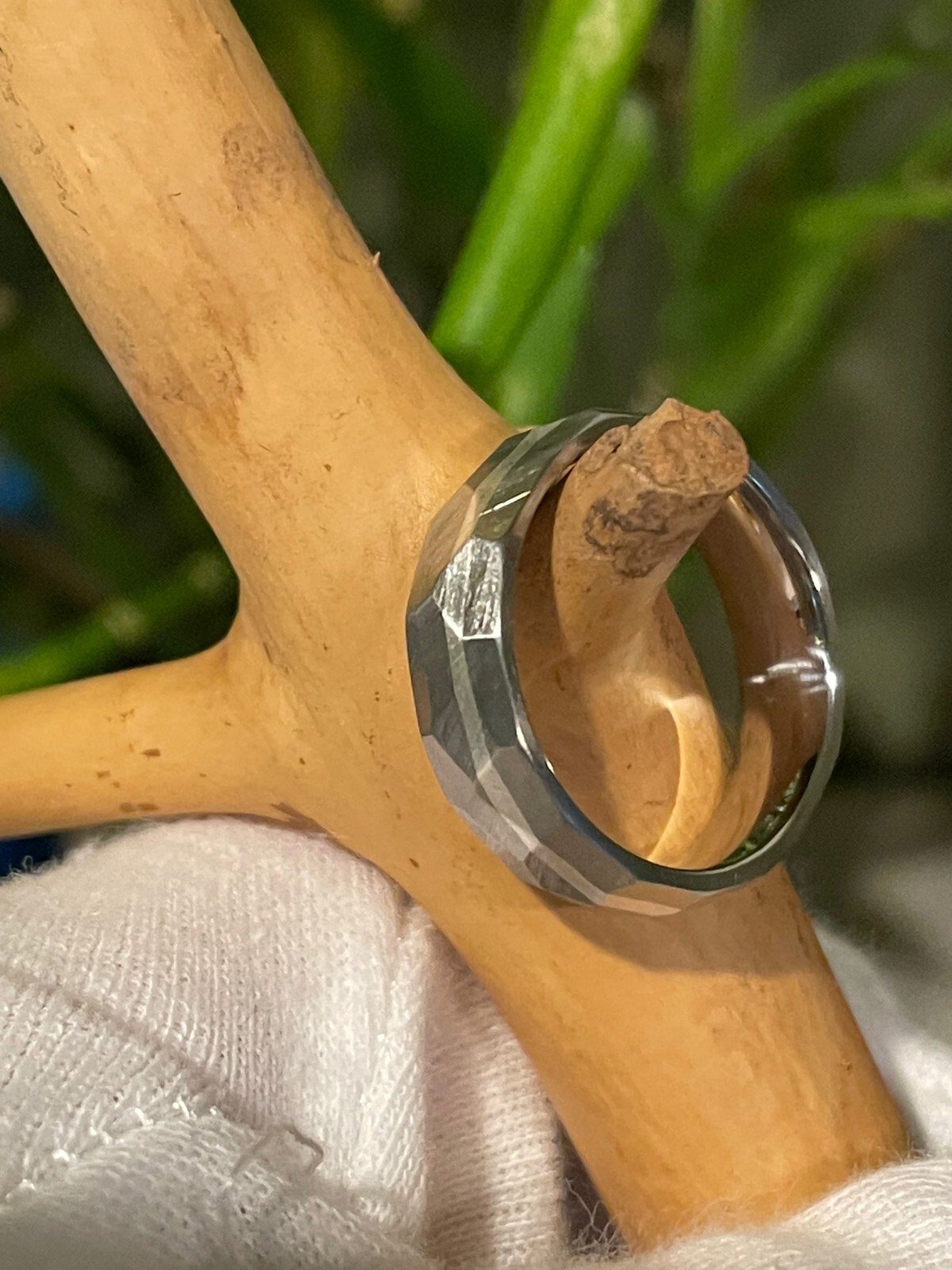 6mm Facet Cut Profile Titanium Band, Silver Stripe Inlay, Smooth Finish