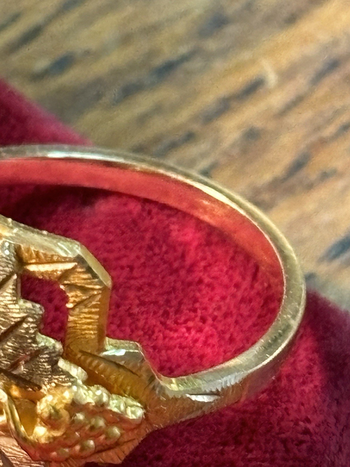 Landstrom’s 10K Solid Gold Black Hills Gold Ring size 7.25