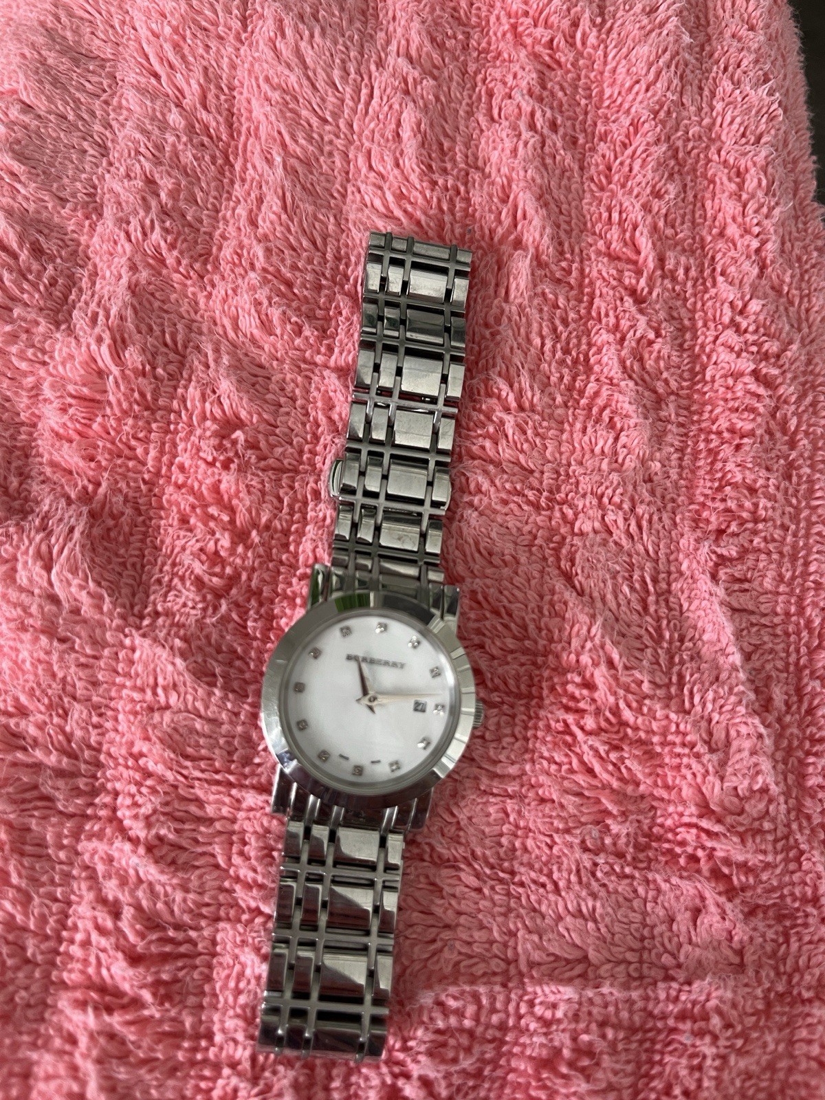 Burberry BU1362 Women’s Silver Bracelet Watch White Dial Date Quartz Diamond 50m
