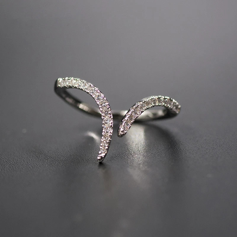 18k Gold Plated Simulated Diamond Small V Ring Gorgeous Women Fashion Jewelry