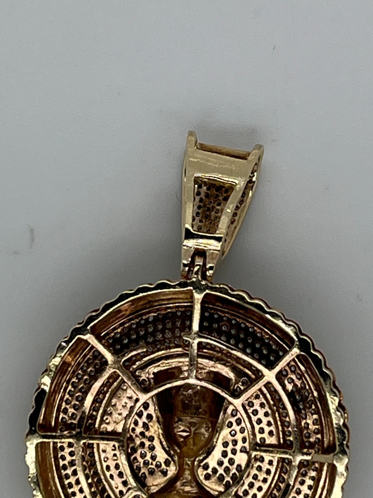 Gents 10KT Yellow Gold Round 30mm Approx 1.25ctw Diamond Pendant 9.3gr